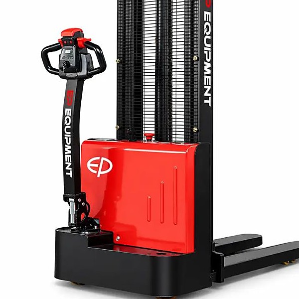 Timon ergonomique et commandes du gerbeur DS3